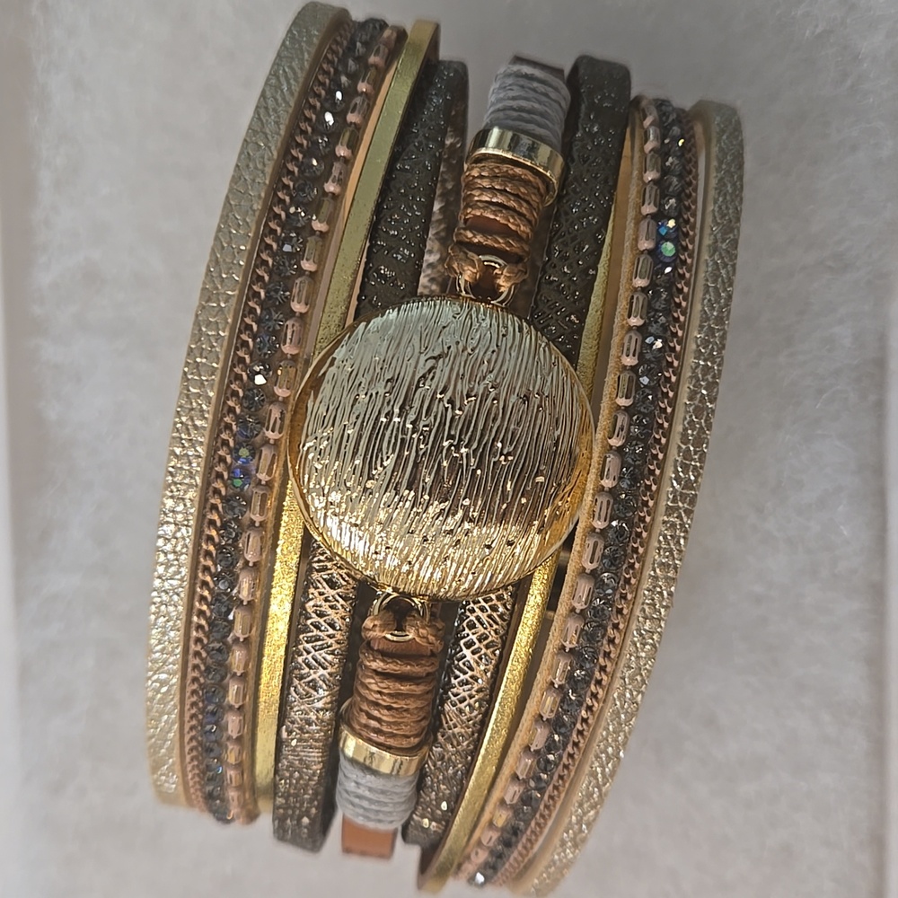 Leather and rhinestone bracelet